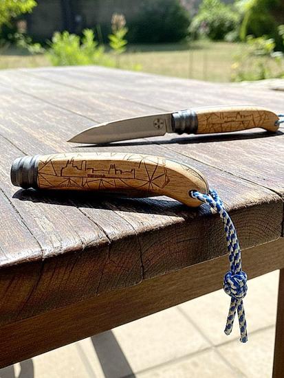 couteau marseillais gravé