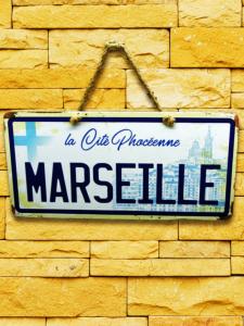 la plaque en fer Marseille 30cm