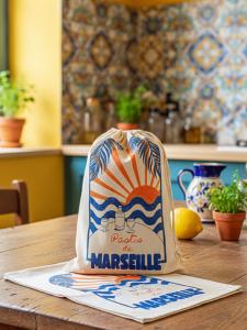 le pochon et le torchon pastis de Marseille